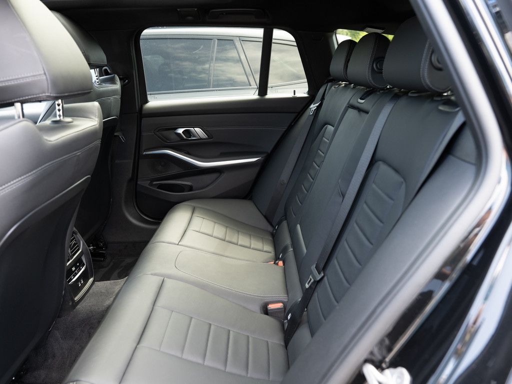 BMW 340i Touring xDrive FACEL. PANO AHK HUD 360° foto 6