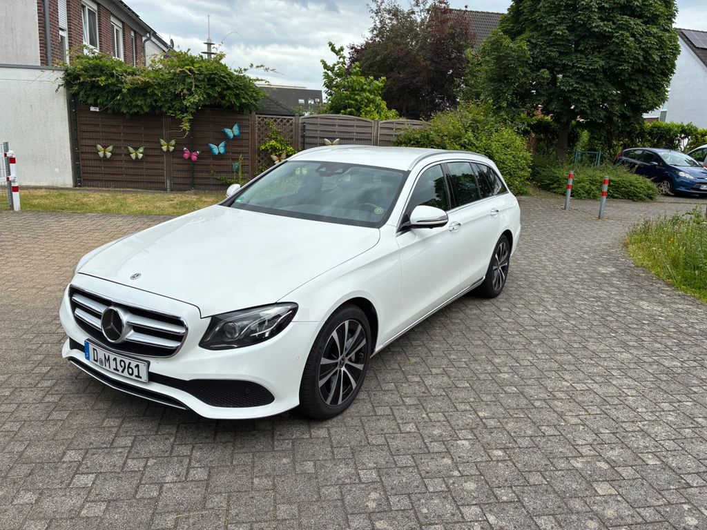 Image of Mercedes-Benz E 400