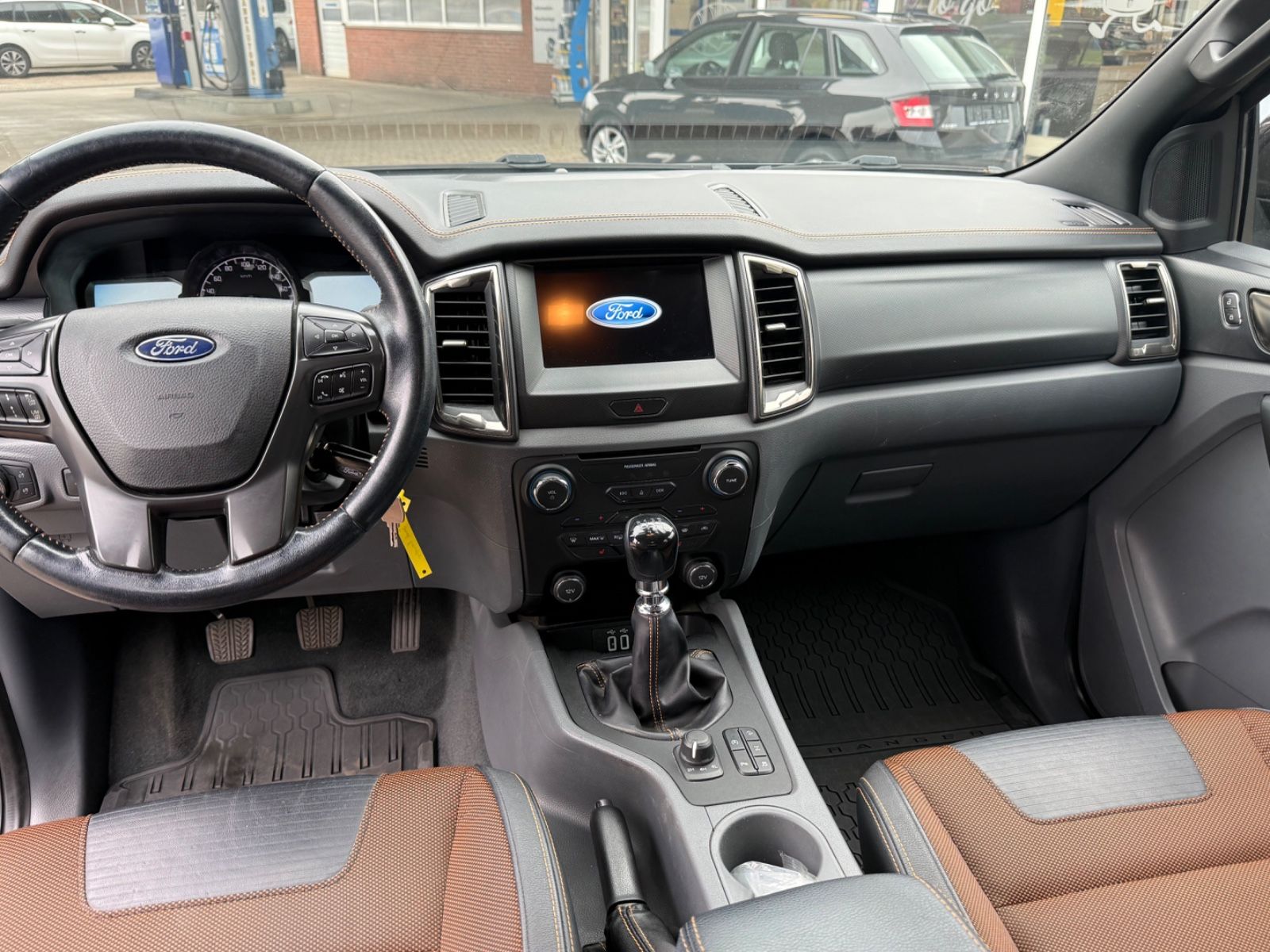 Fahrzeugabbildung Ford Ranger Wildtrak 2.2 TDCI Doka 4x4 Navi/ACC/AHK