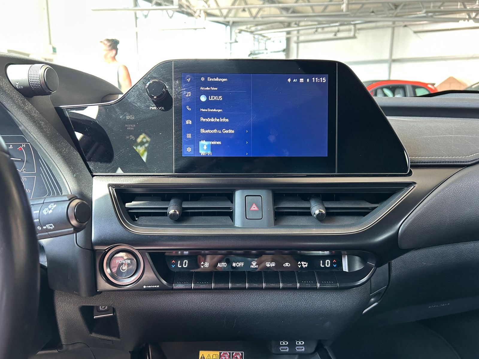 Fahrzeugabbildung Lexus UX 250 h F Sport HUD LED NAV RFK SHZ ALU