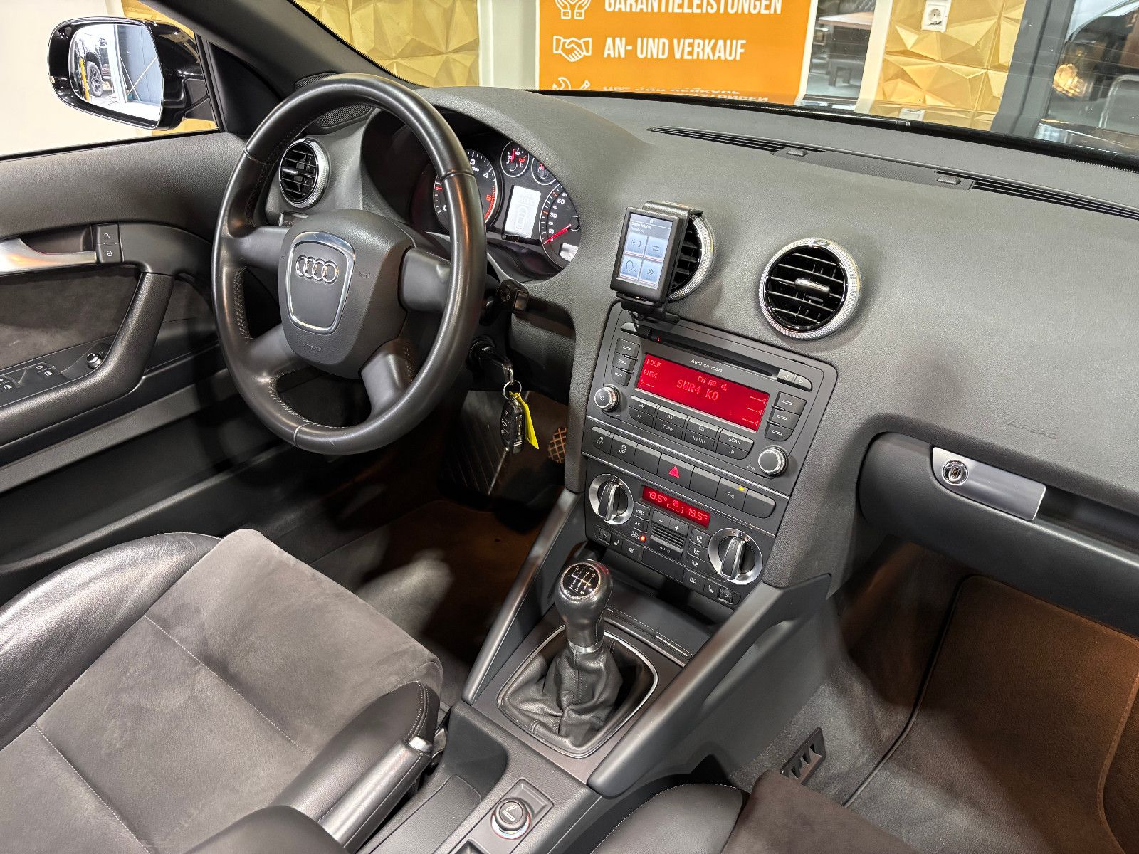 Fahrzeugabbildung Audi A3 Cabriolet Attraction/PDC/SHZ/KLIMA/ALCANTARA