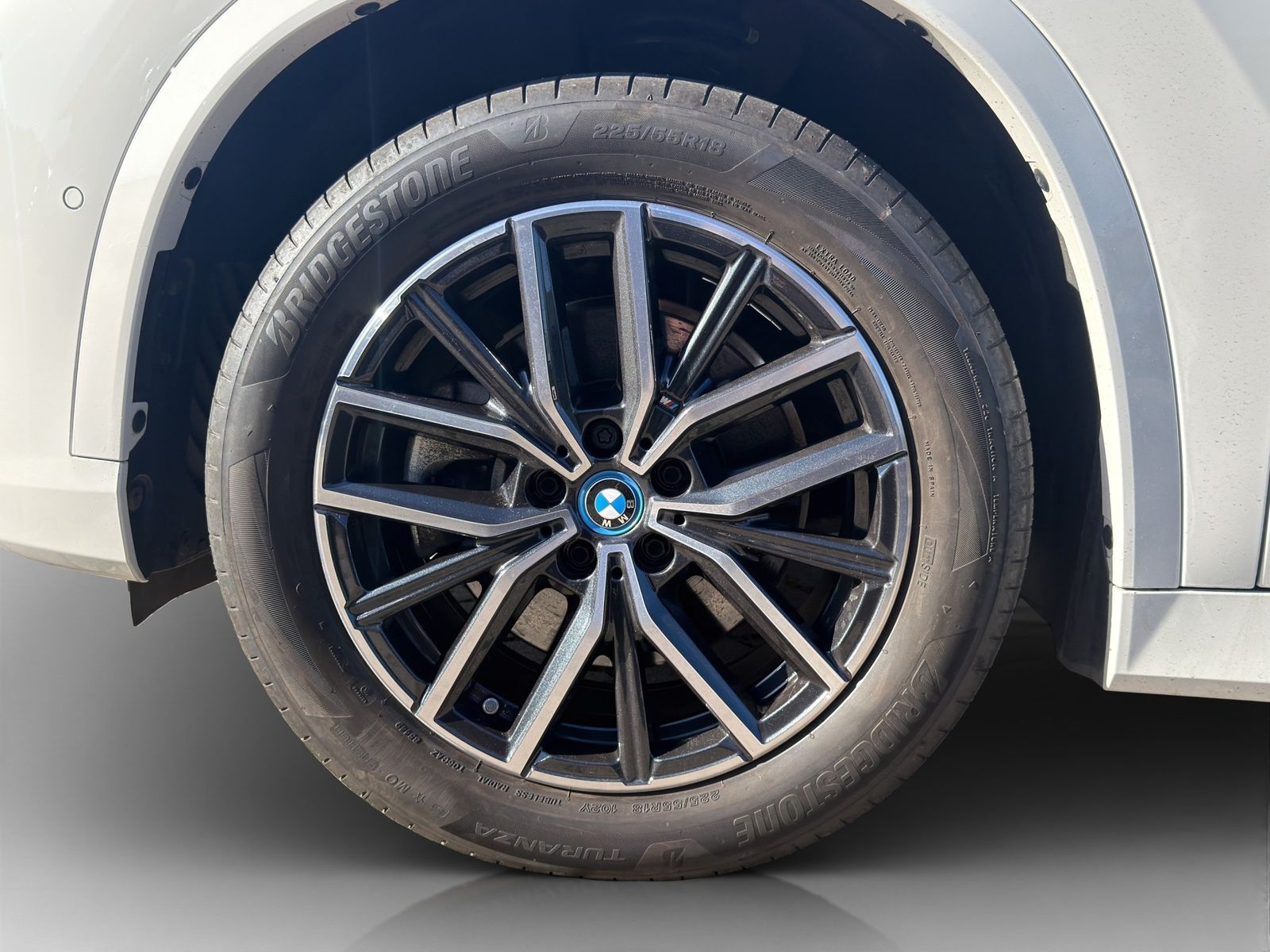 BMW iX1 xDrive30 M Sport Navi AdapLED ACC AHK ParkAs foto 5