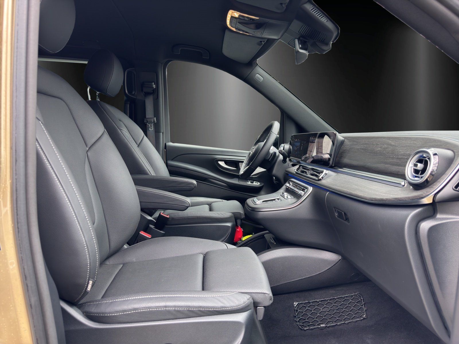 Fahrzeugabbildung Mercedes-Benz V300 L Avantg DISTRO Sitzklima 7-Sitze DWA Night