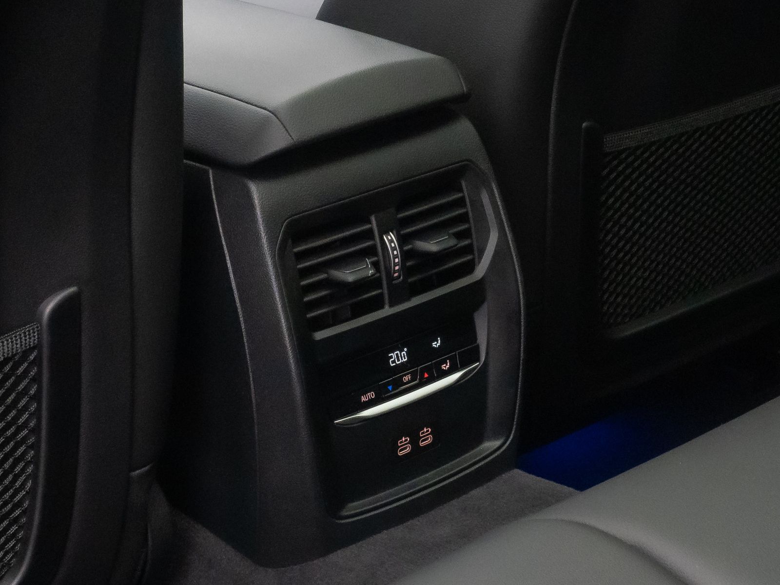 Fahrzeugabbildung BMW 320d xD M Sport Panorama DAB Laser Kamera 19Zoll