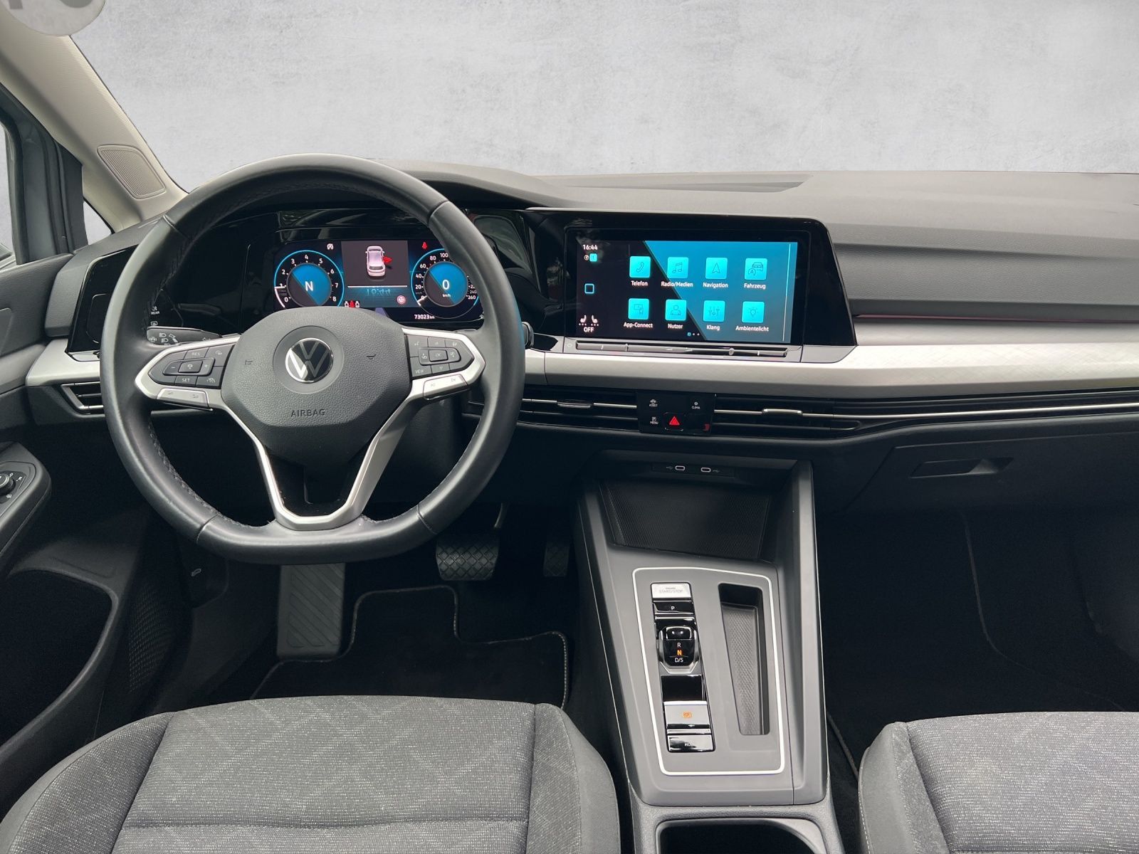 Golf VIII 1.0 eTSI DSG Navi*ACC*Standhzg.*LED