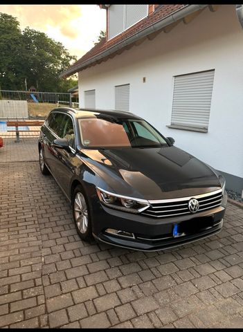 VW Passat 2.0 TDI SCR 140kW DSG Highline Varian...