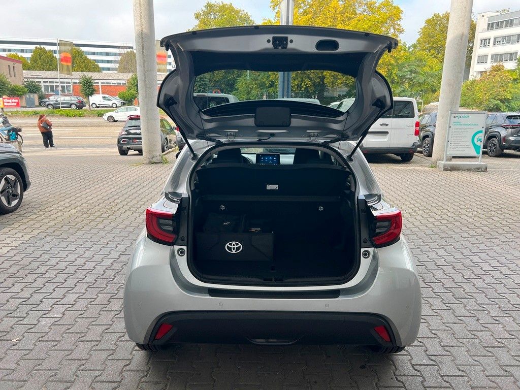 Fahrzeugabbildung Toyota Yaris Hybrid 1.5 Teamplayer Safety +Comfortpaket