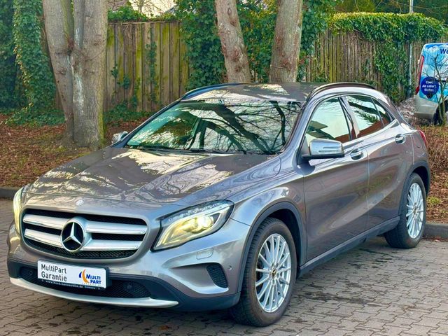 MERCEDES-BENZ GLA 200