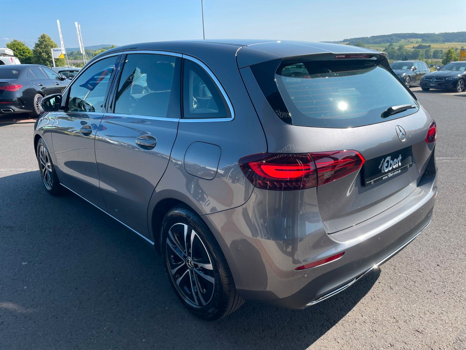 Fahrzeugabbildung Mercedes-Benz B 200 d Progressive R-Kamera+Carplay+El.Heckklap