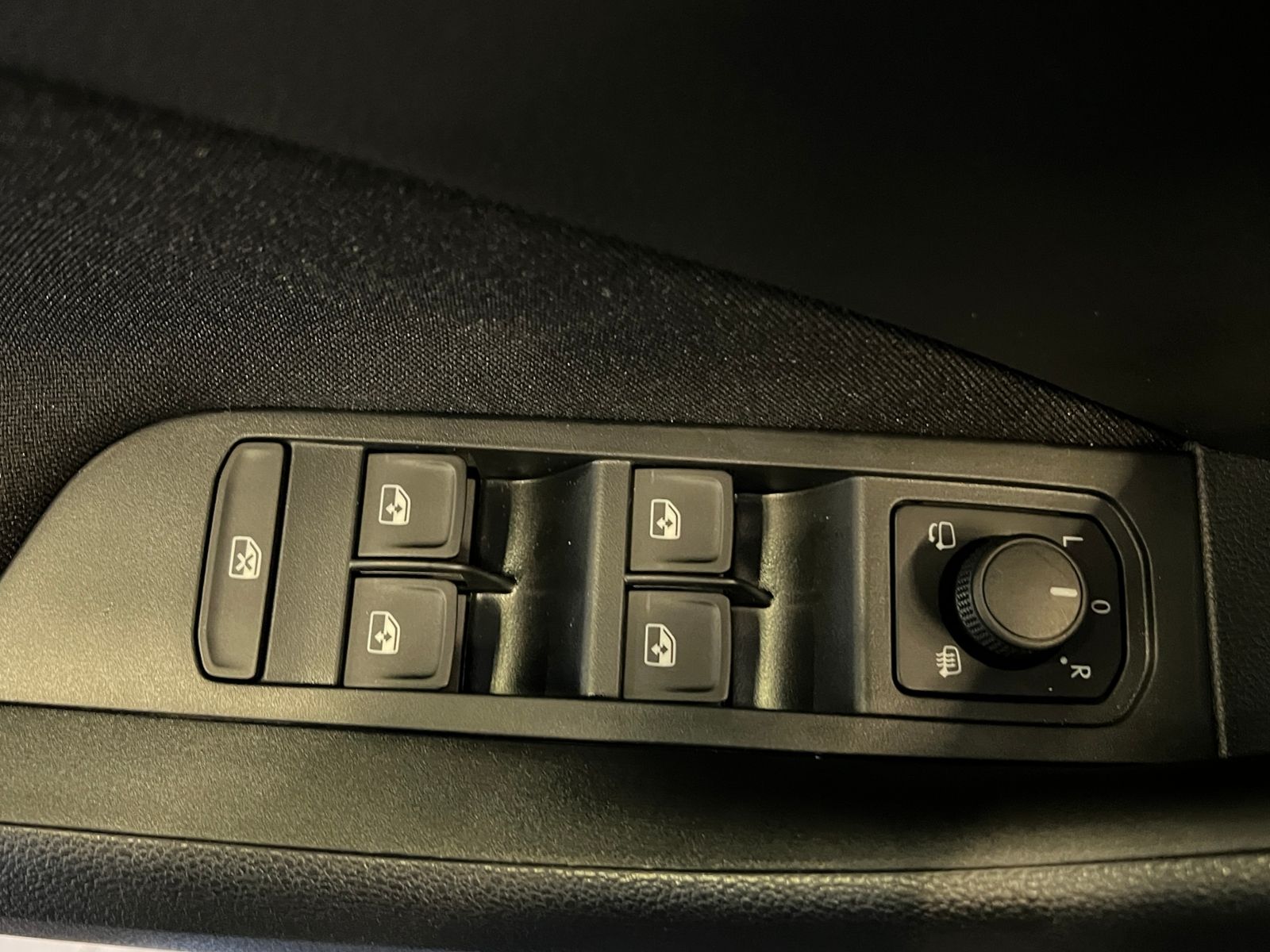 Fahrzeugabbildung SKODA Kamiq Tour 1.0 TSI DSG *Black-Paket,Komfort-Pake
