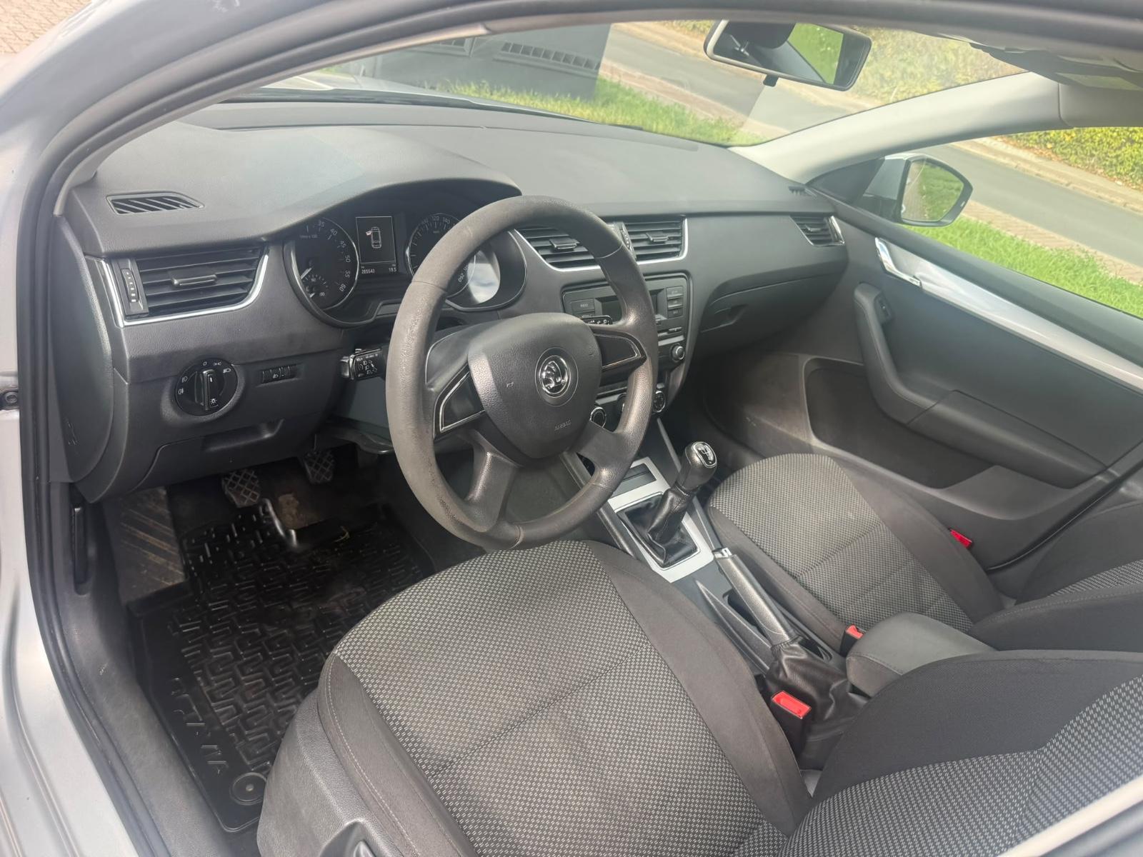 Skoda Octavia 2013 — фото 20