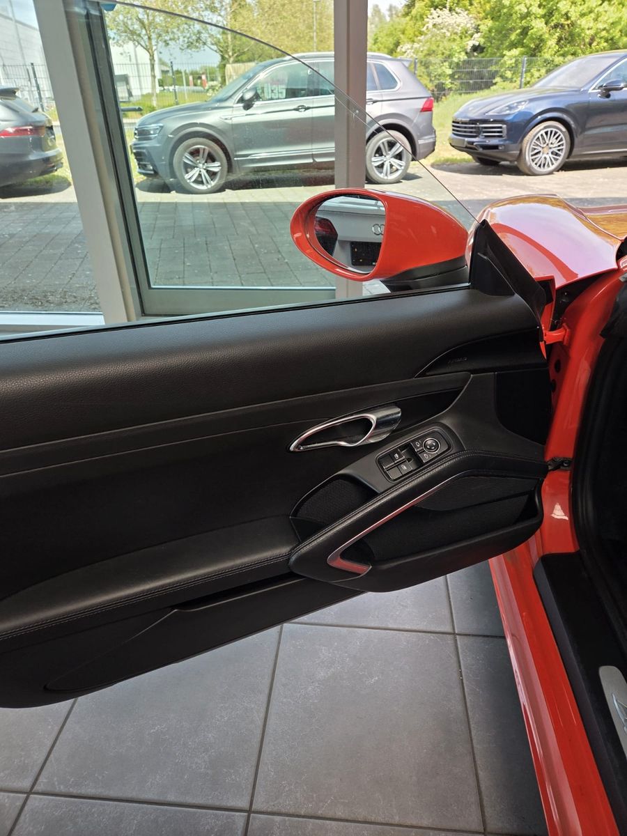 Fahrzeugabbildung Porsche Boxster/718/Lava-Orange/Sport Chrono/20 ZOll