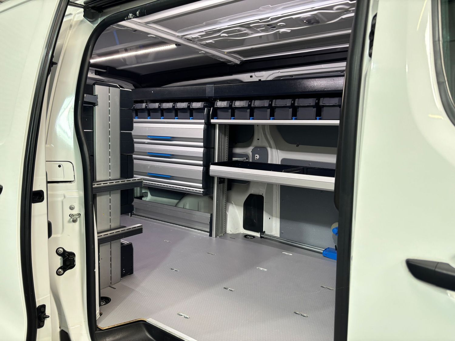 Fahrzeugabbildung Opel Vivaro 2.0 D Edition L3 Sortimo#Kamera#Carplay#K