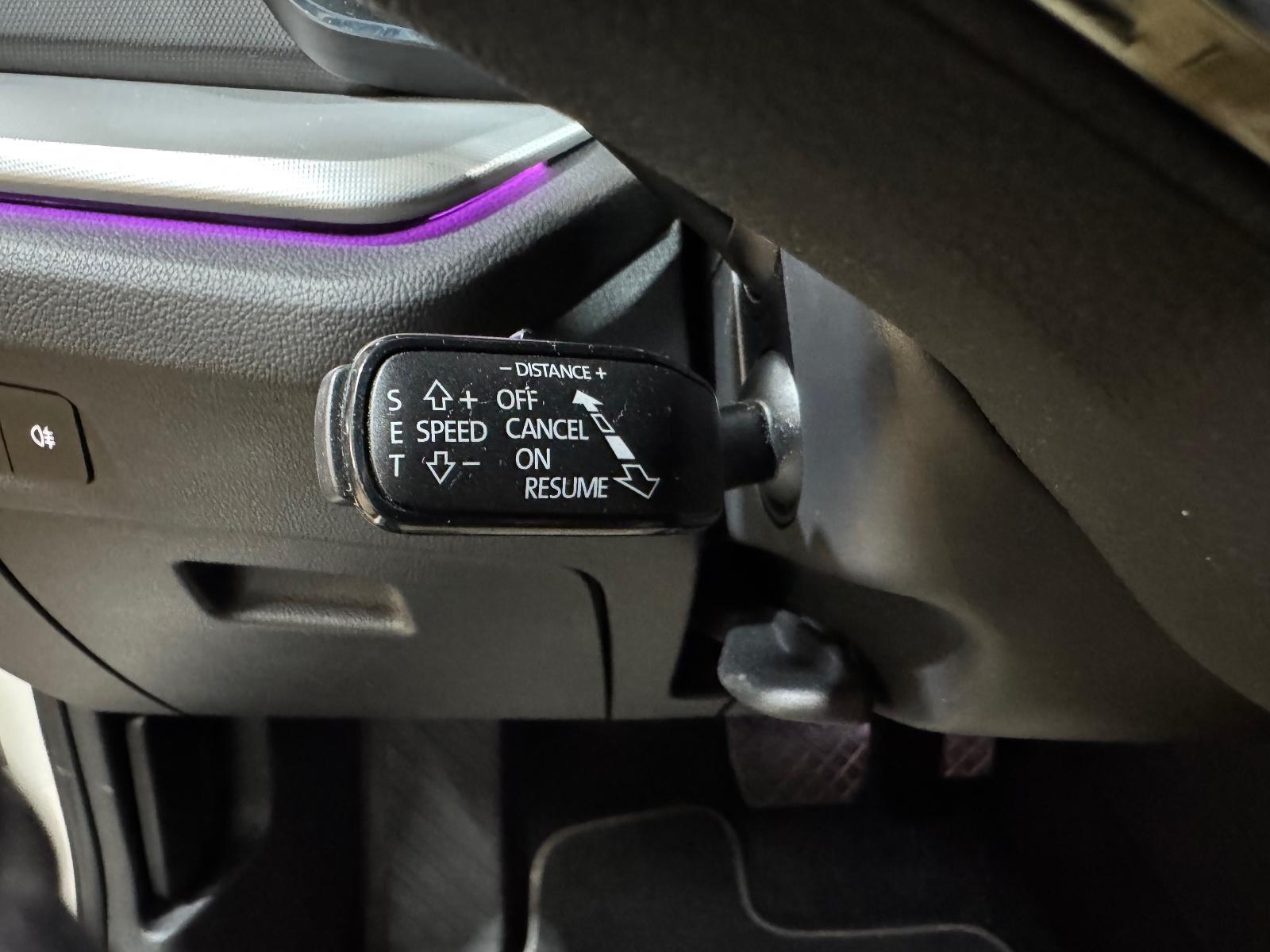 Skoda OctaviaCombiClever 2.0TDI DSG/STHEIZ/AHK/MATRIX