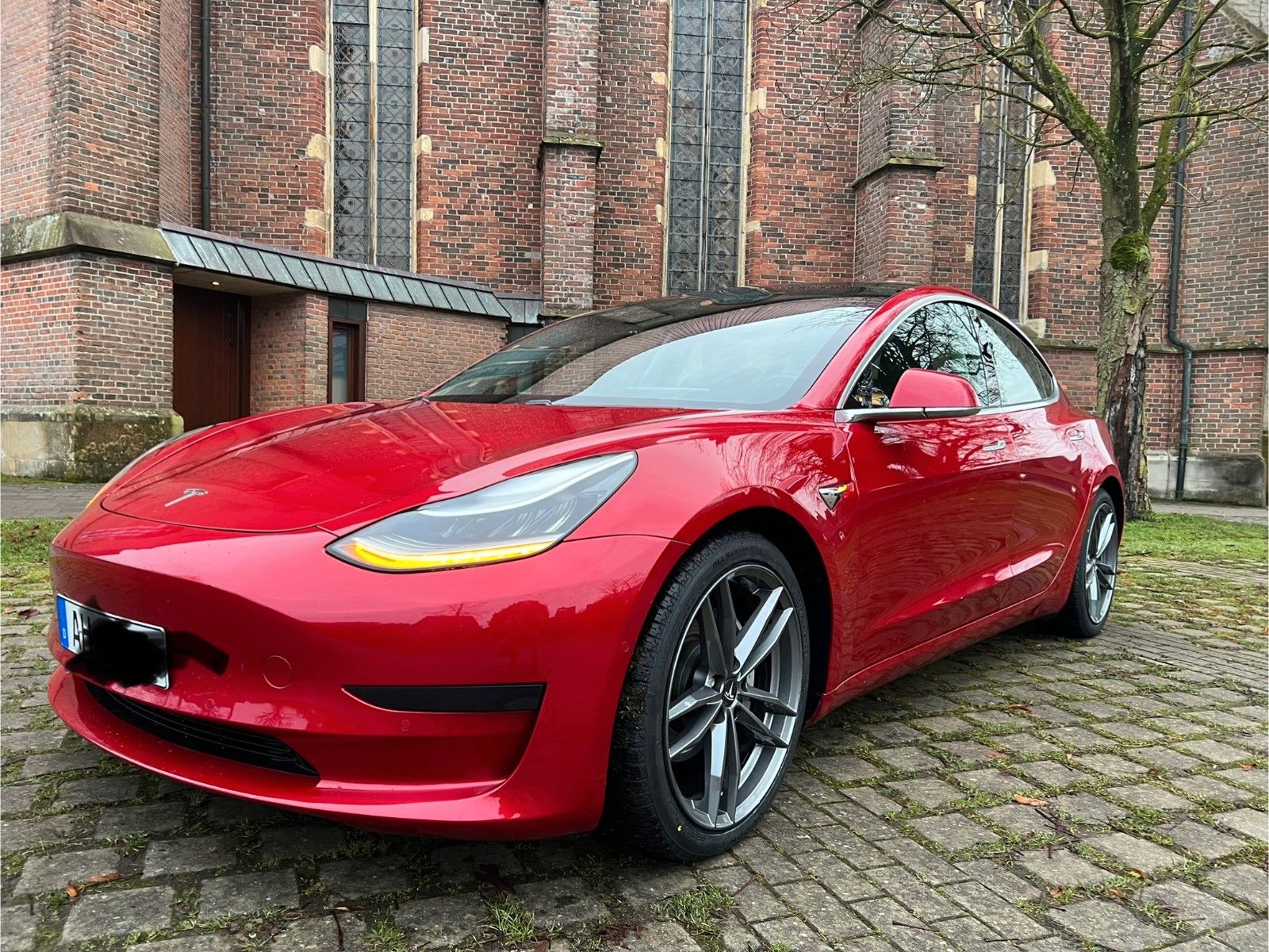 TESLA Model 3