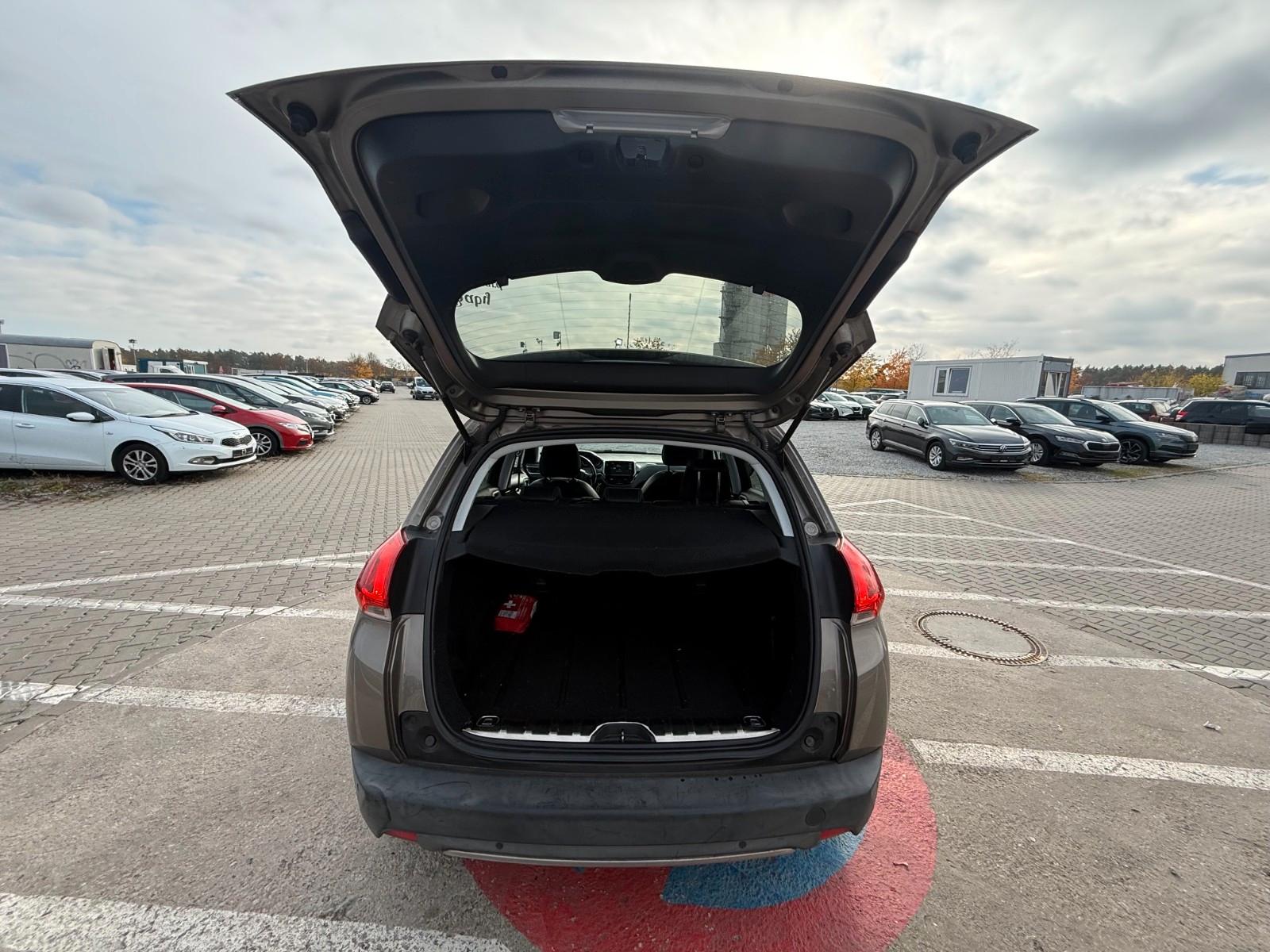Peugeot 2008 2015 — photo 12