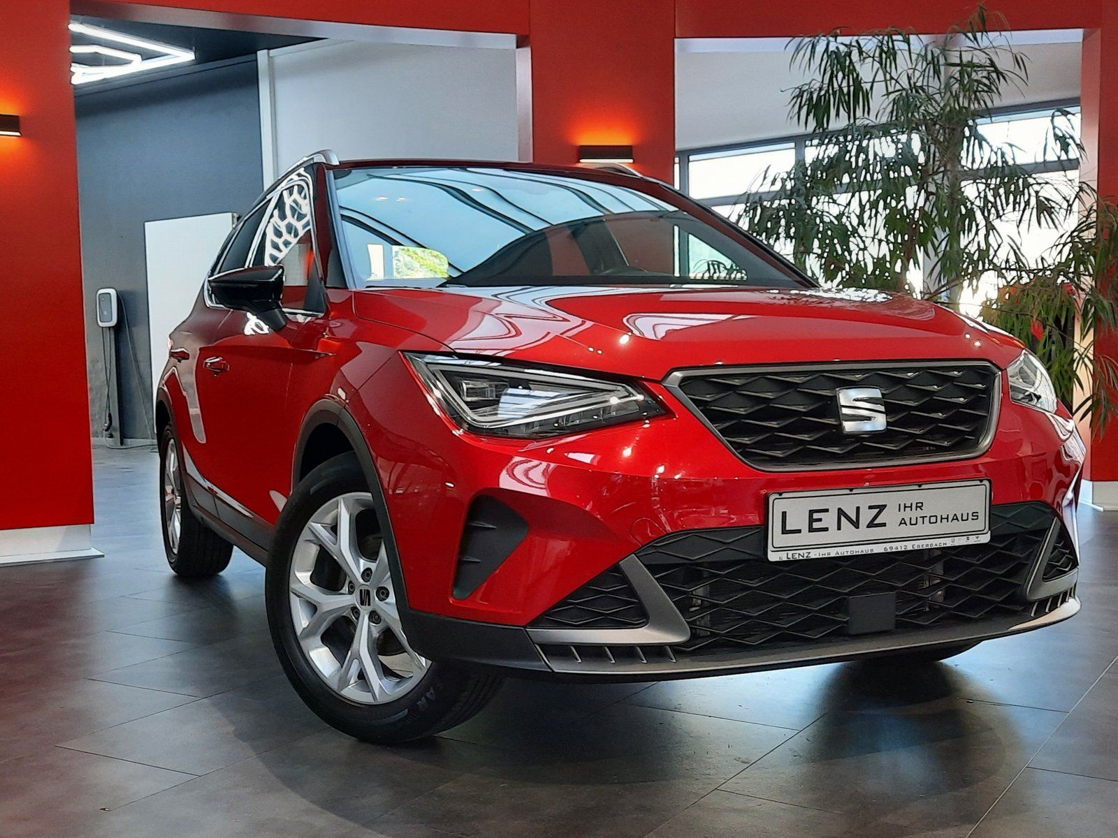 Fahrzeugabbildung SEAT Arona FR TSI *AHK*Navi*LED*PDC*Sitzhzg*Tempomat*