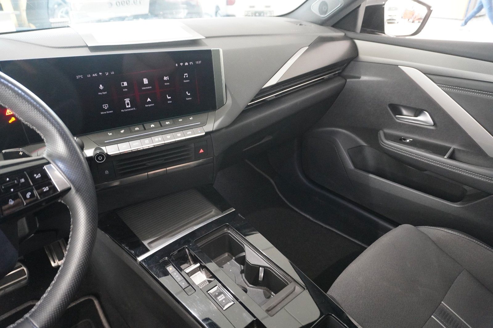 Fahrzeugabbildung Opel Astra L Lim. 1.6 HYBRID ULTIMATE NAVI/360°/PANO.