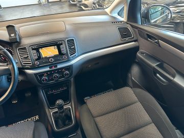 Volkswagen Sharan*7-Sitzer*3-ZONEN*SZHZ*NAVI*TEMPO*AHK*PDC