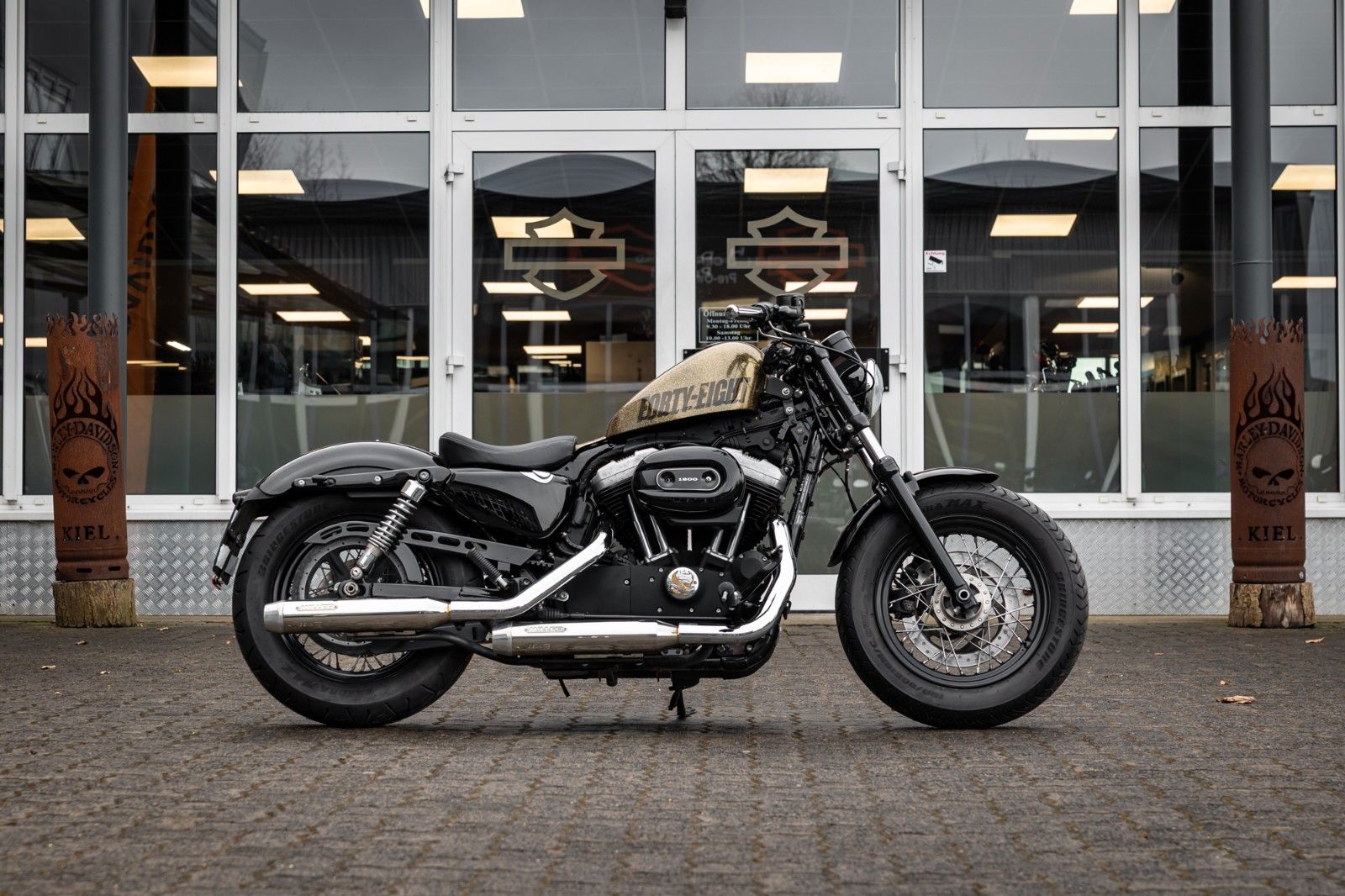 Fahrzeugabbildung Harley-Davidson XL1200X SPORTSTER FORTY-EIGHT - Miller Auspuff -
