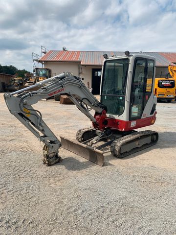 Takeuchi TB 225 mit Powertilt HS 03