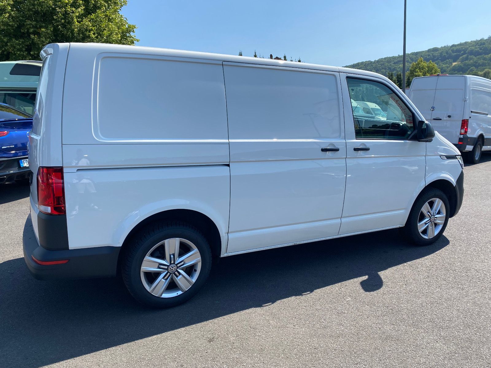 Fahrzeugabbildung Volkswagen T6.1 Transporter 2.0 TDI DAB Seitenwindassistent