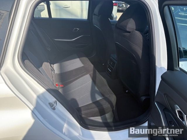 Fahrzeugabbildung BMW 330 i xDrive M-Sport Touring Kamera/ACC/Sitzh.