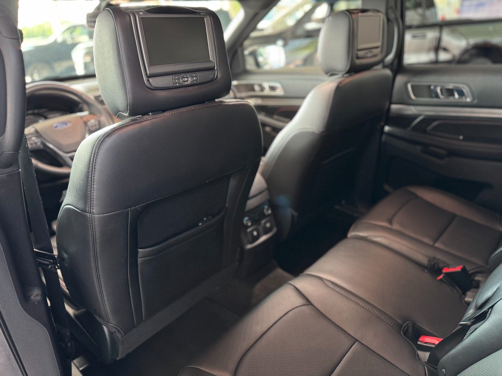 Fahrzeugabbildung Ford Explorer Sport 3,5 V6 4WD Automatik 7-Si.  PANO