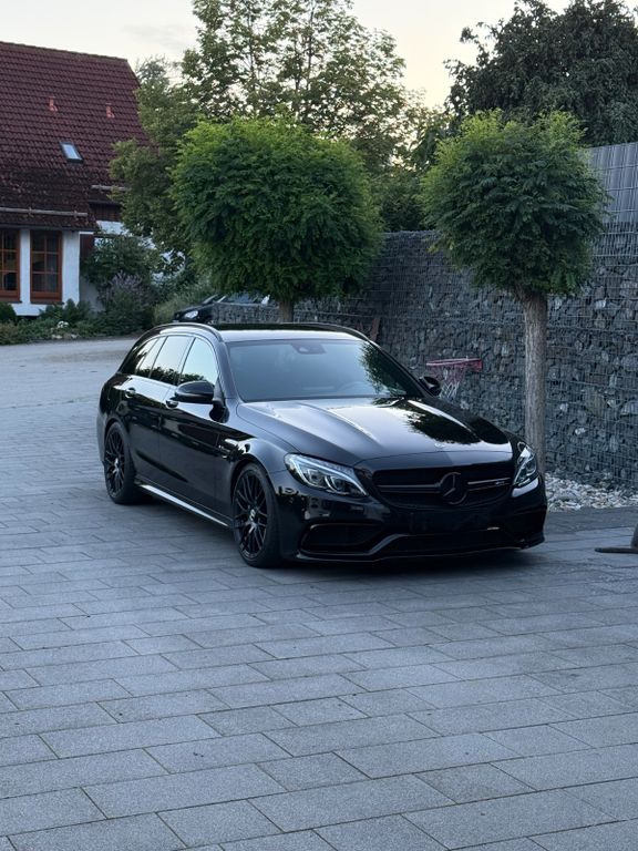 Mercedes-Benz C 63 AMG