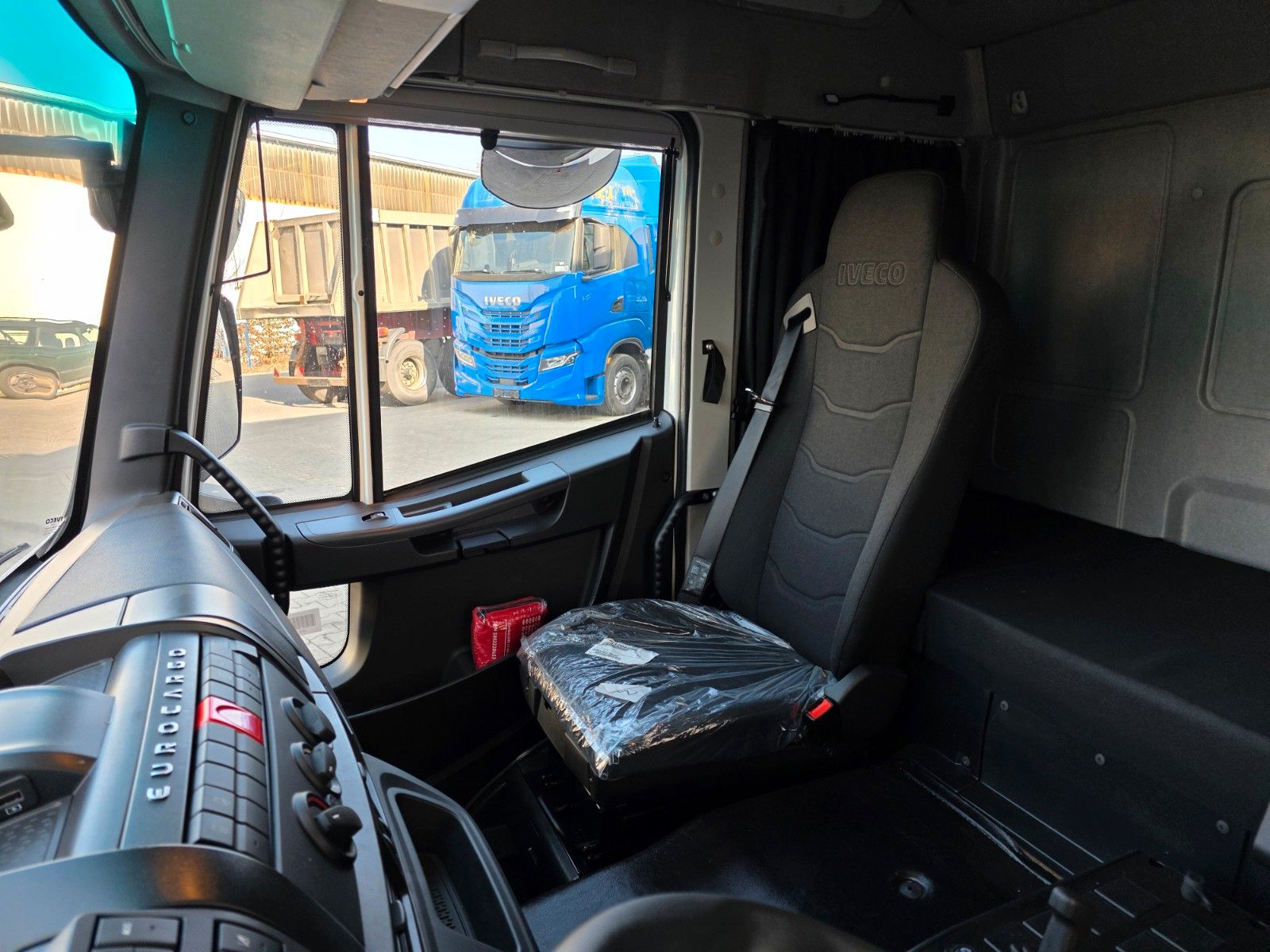 Fahrzeugabbildung Iveco Eurocargo ML75E21/P LBW 1.000kg L-Haus