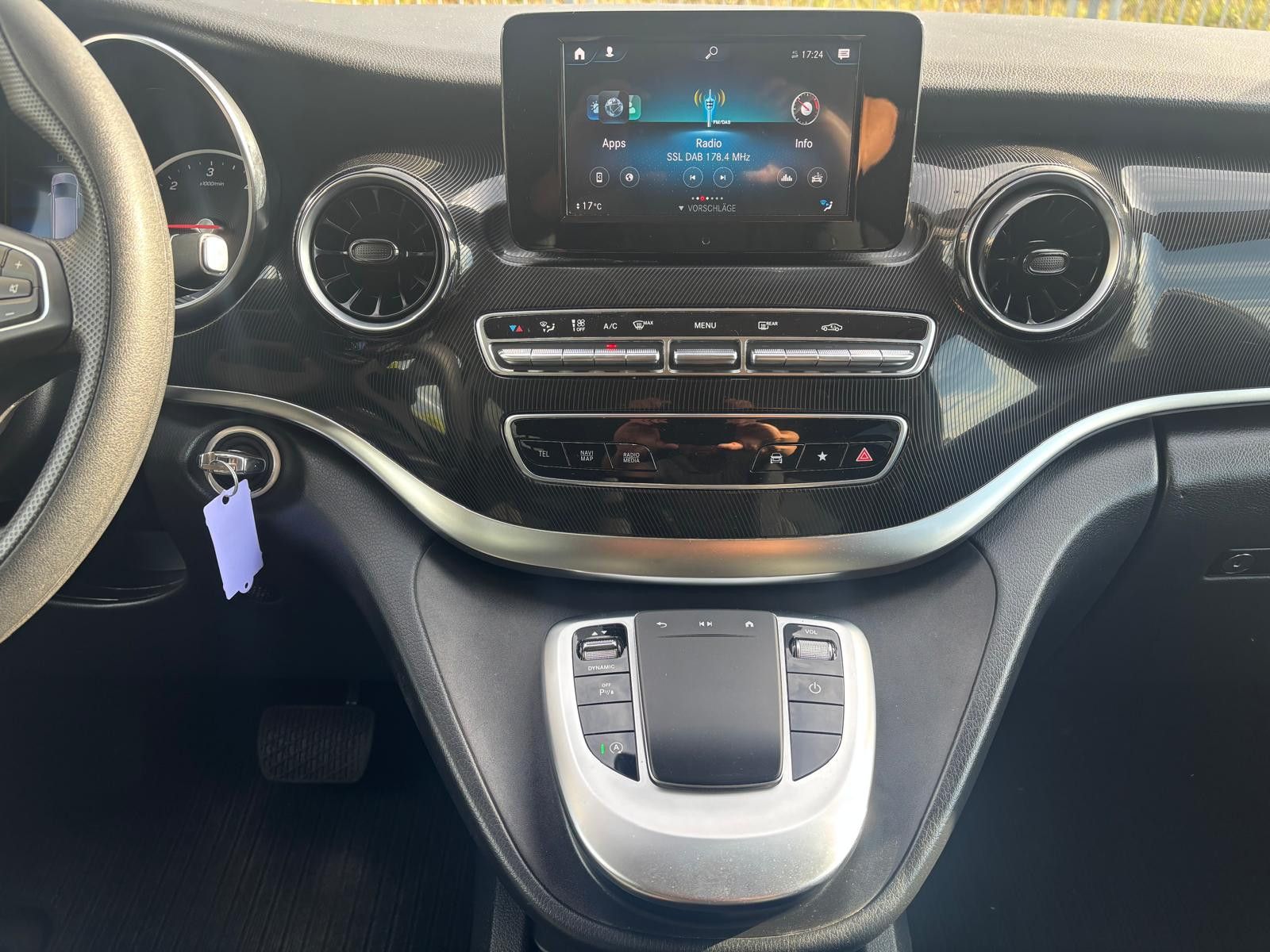 Fahrzeugabbildung Mercedes-Benz V 220 d LANG-AHK-NAV-PDC-SHZ-APP-TEMP.-DAB