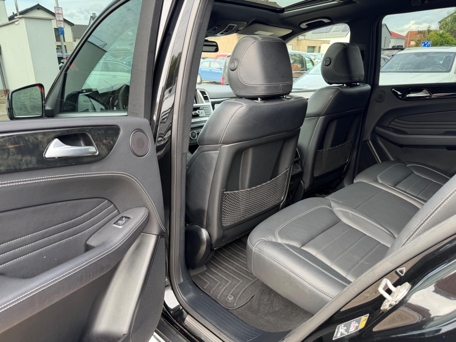 Mercedes-Benz ML 350 CDI 4Matic AMG PAKET 1.HD Leder H&K