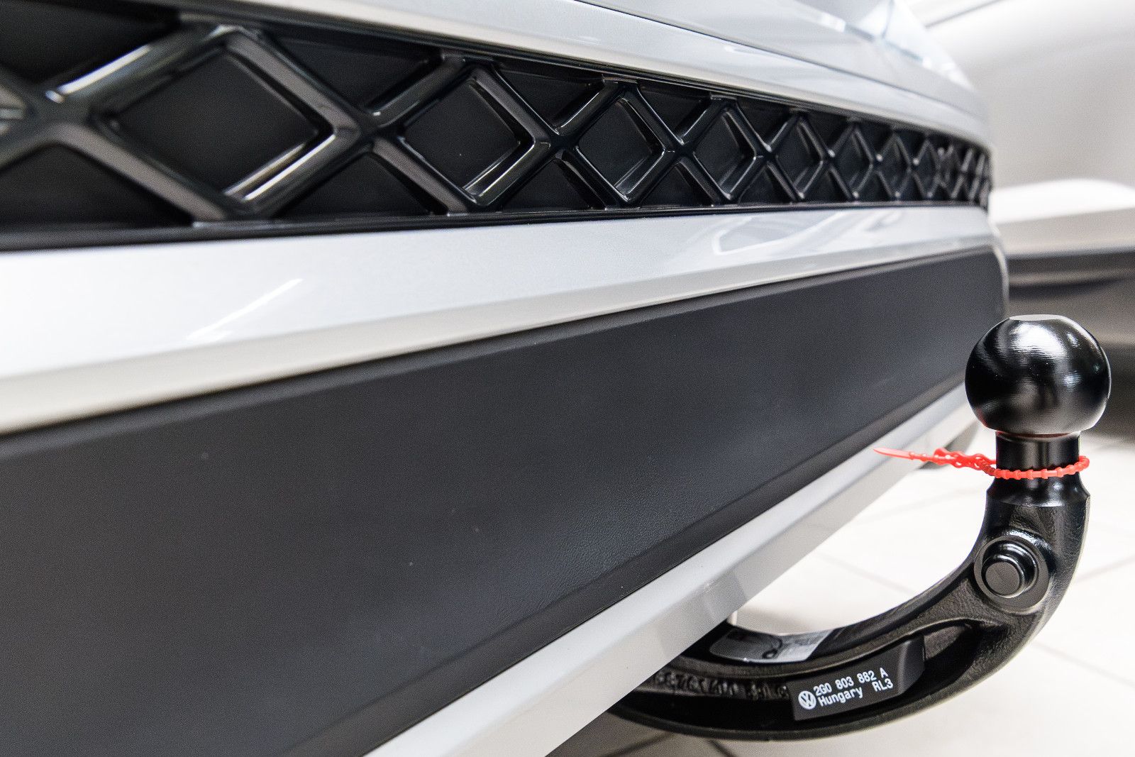 Fahrzeugabbildung Volkswagen T-Cross 1.5 TSI R-Line+LED+IQ+TOTWINKEL+ACC+AHK