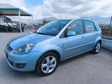 Ford Fiesta 1.4 TDCi 5p. Ghia - Ford Fiesta Ghia mit Diesel-Antrieb