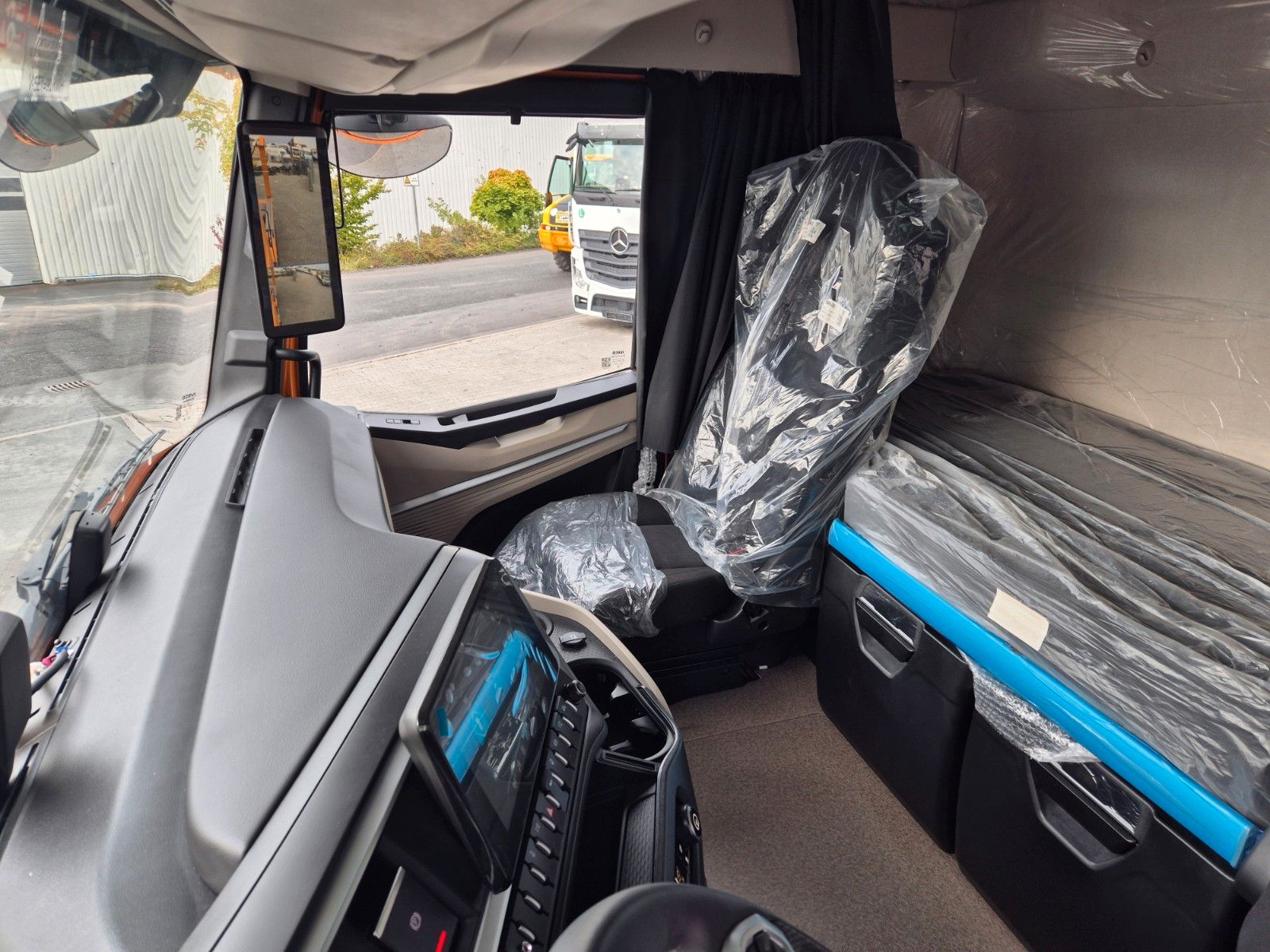 Fahrzeugabbildung Iveco AS280X58Y/ PS ON Hiab FTR18 Funk AHK Bett Cam