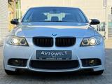 BMW 325i M Paket Automatik *20-ZOLL*160KW*XENON* - BMW 325 aus 2005: 325i