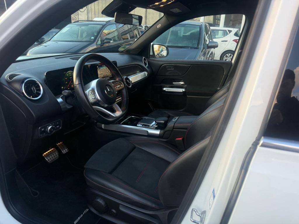 Mercedes-Benz GLB 220