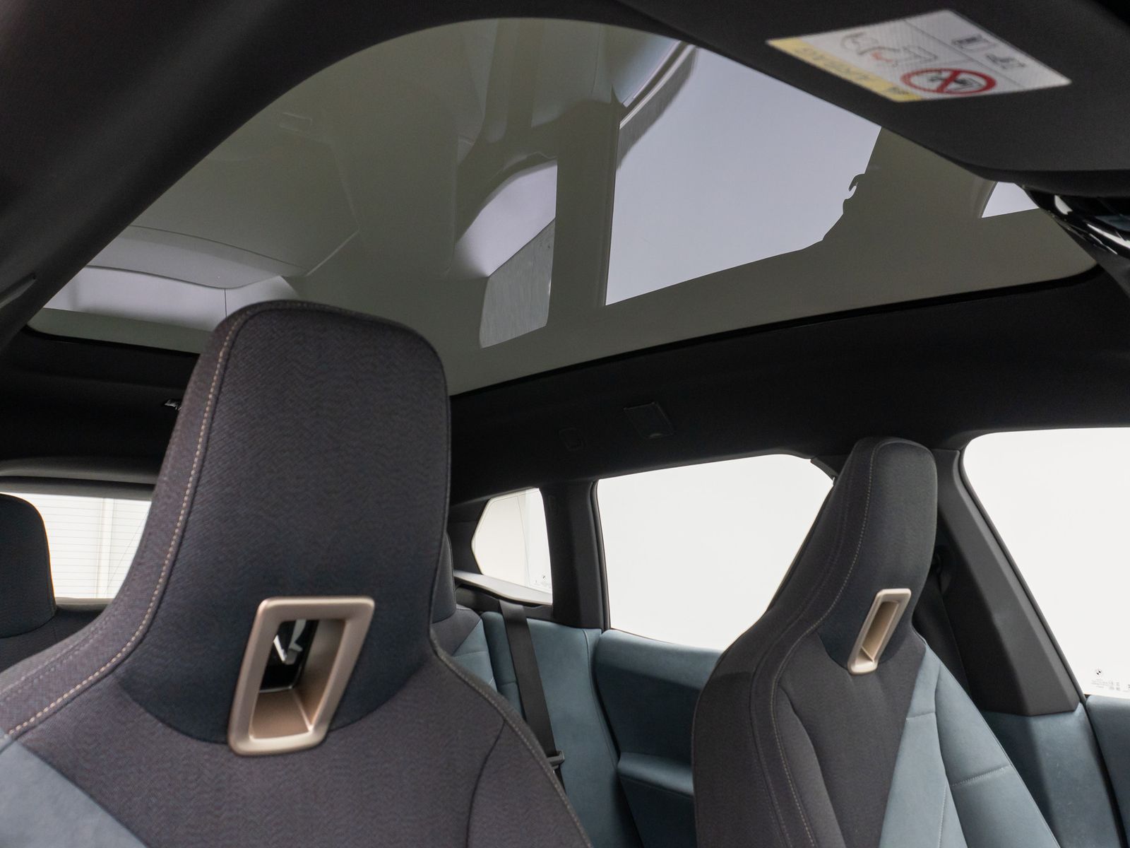 Fahrzeugabbildung BMW iX xD50 Panorama 360°Laser DAB H/K AHK Sport 22"