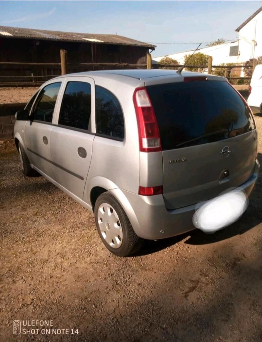 Opel Meriva 2004 — rear view
