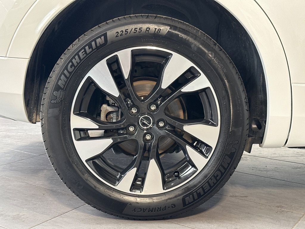 Fahrzeugabbildung Opel Grandland 1.5 D Automatik Elegance NAV+MATRIX
