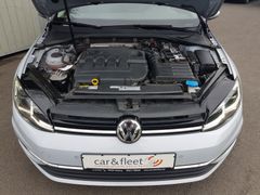 Fahrzeugabbildung Volkswagen Golf VII Var Comfortline 4M Navi LED StdHz AHK