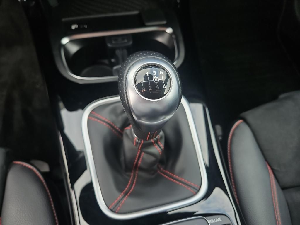 Fahrzeugabbildung Mercedes-Benz CLA 200 SB AMG AHK Navi LED SHZ Ambiente 360°