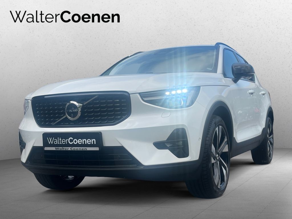 VOLVO XC40 B3 B DKG Plus Dark Frontscheibenheizung 360
