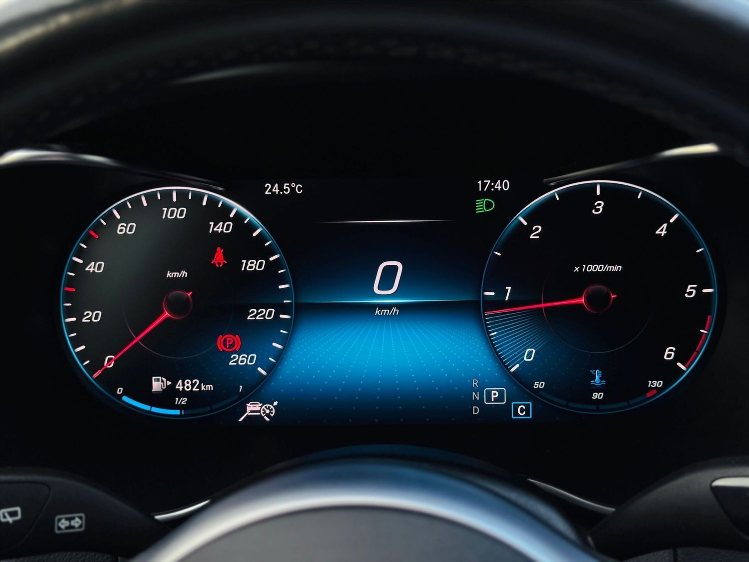 Fahrzeugabbildung Mercedes-Benz C 220 T d AMG NIGHT Edition - AHK schw., Distron
