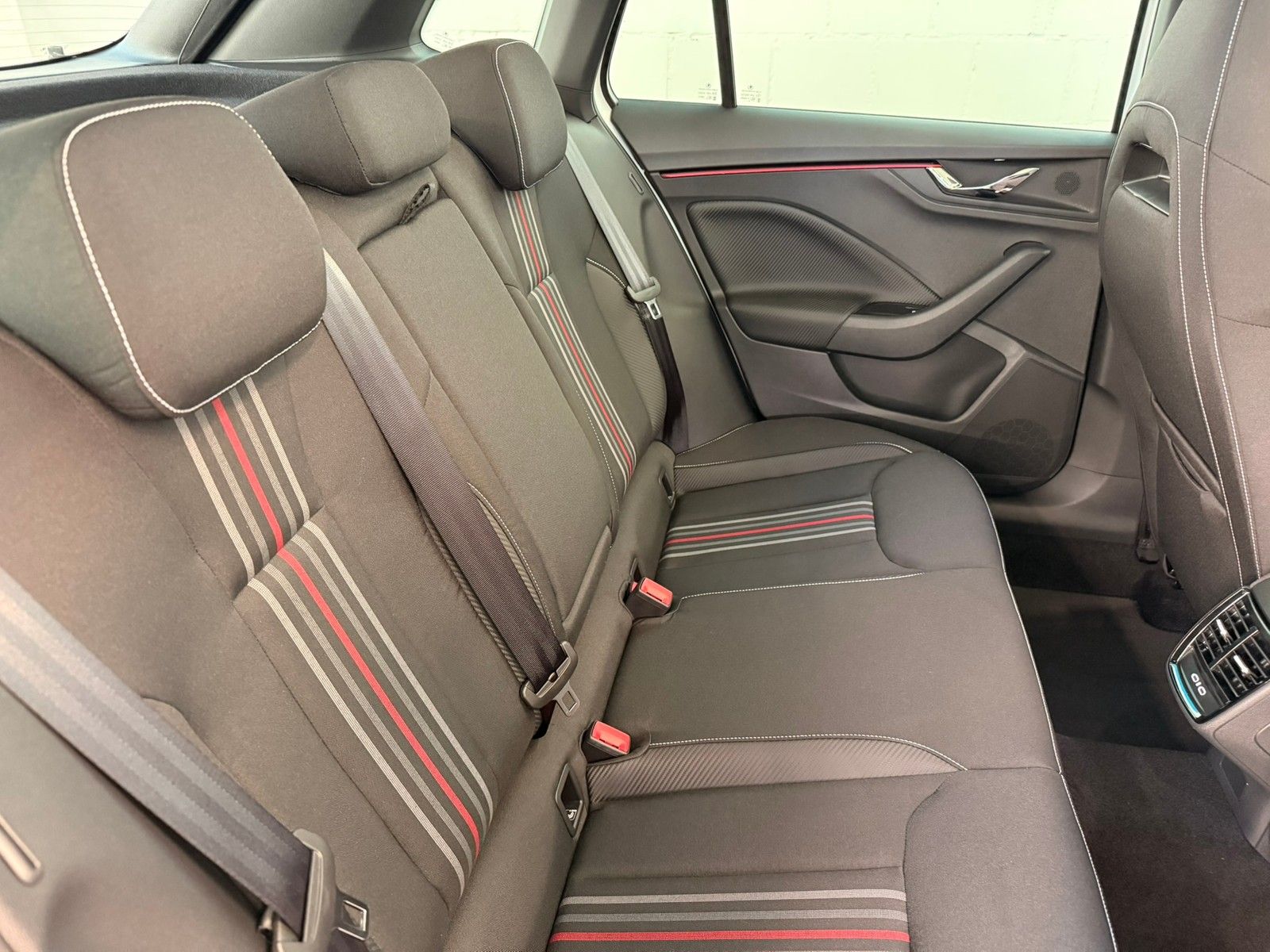 Fahrzeugabbildung SKODA Kamiq Monte Carlo 1,5 TSI DSG +Sportpaket +Navi