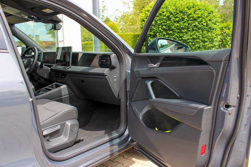 VW Tiguan 2.0 TDI/ IQ.DRIVE/ H&K/ MATRIX/ DISCOVER VW Tiguan 2.0 TDI/ IQ.DRIVE/ H&K/ MATRIX/ DISCOVER