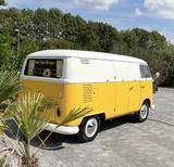 Volkswagen T1 - Volkswagen T1 mit Benzin-Antrieb: Kleinbus