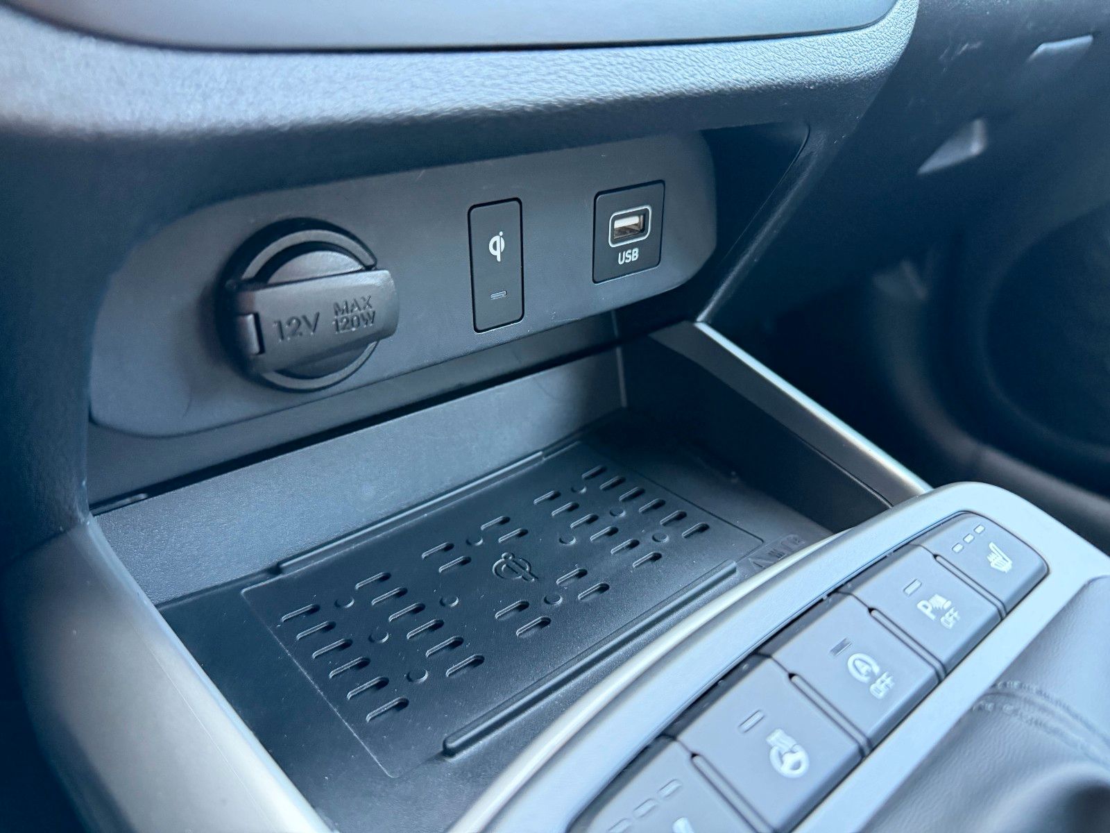 Fahrzeugabbildung Hyundai i10 1.2ltr. AMT Style 1 Hd. Scheckheft M+S