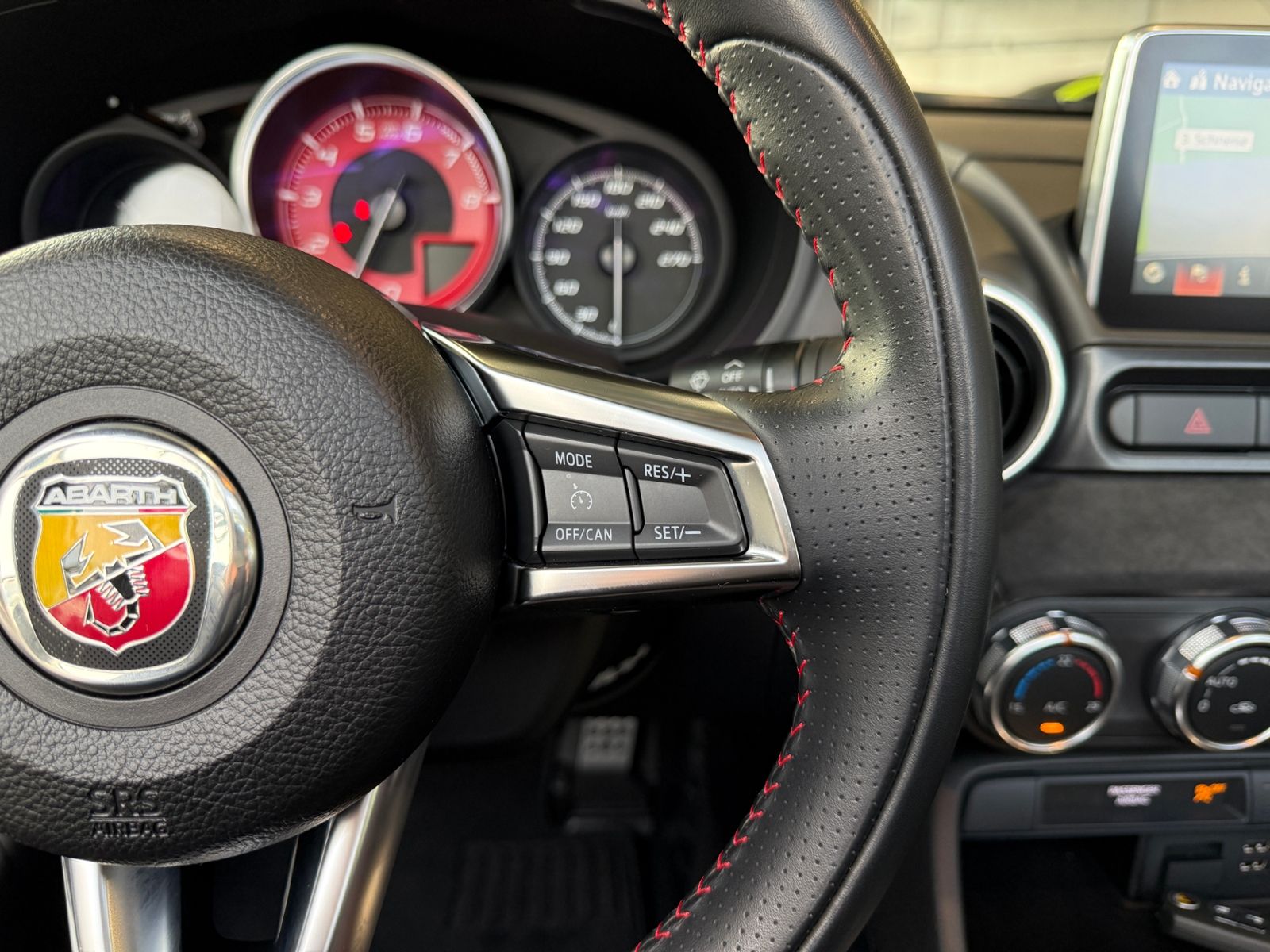 Fahrzeugabbildung Abarth 124 Spider BOSE LED LEDER ALU