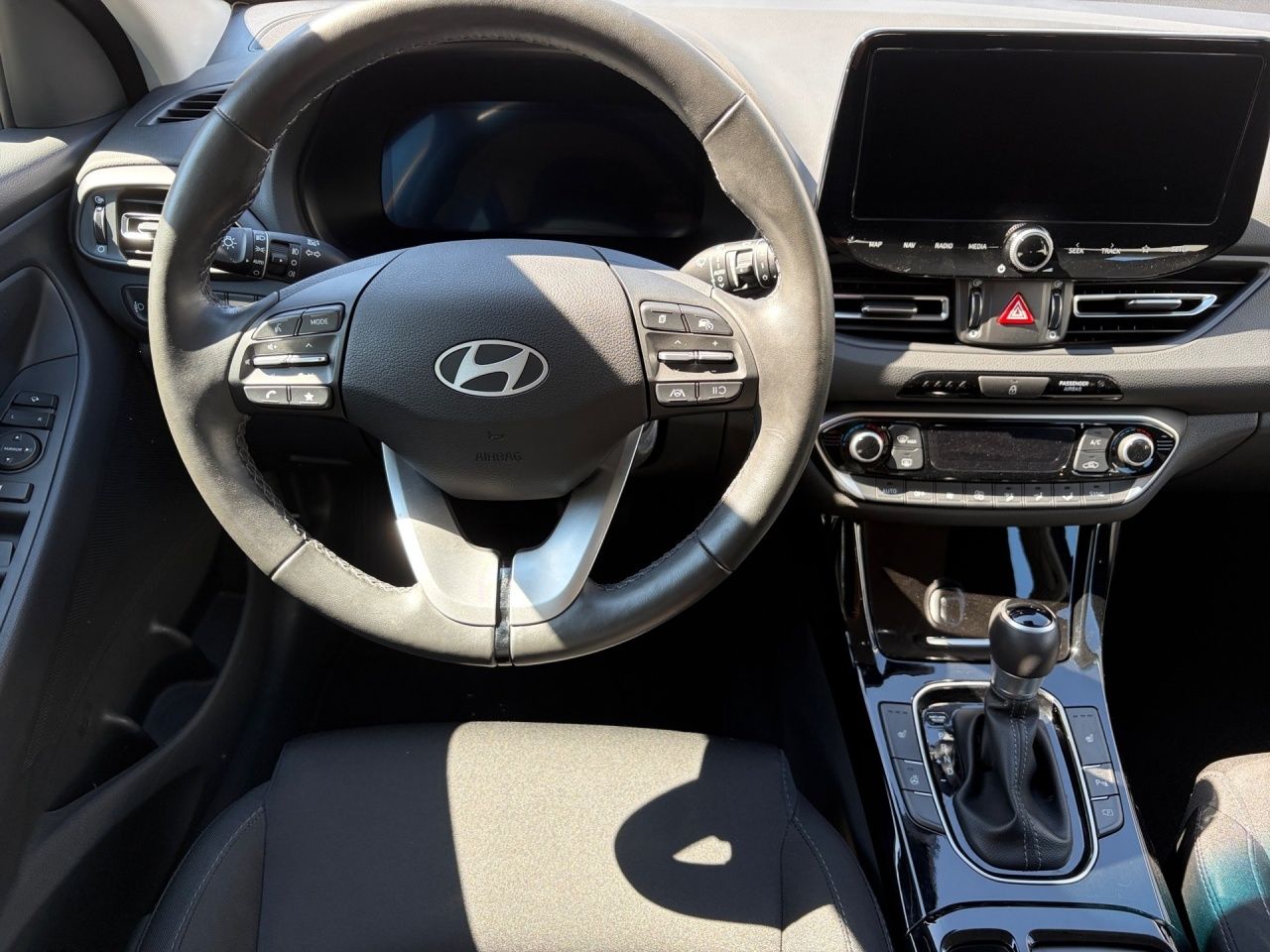 Fahrzeugabbildung Hyundai i30 DCT PRIME LED*NAVI*WINTER*TEMPO*CARPL*KAM*2Z